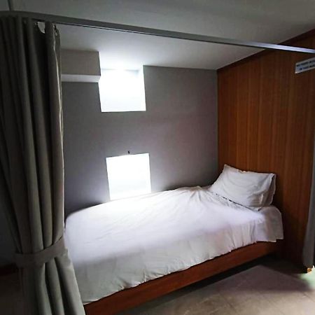 Hotel The Moon House Chiang Mai Esterno foto